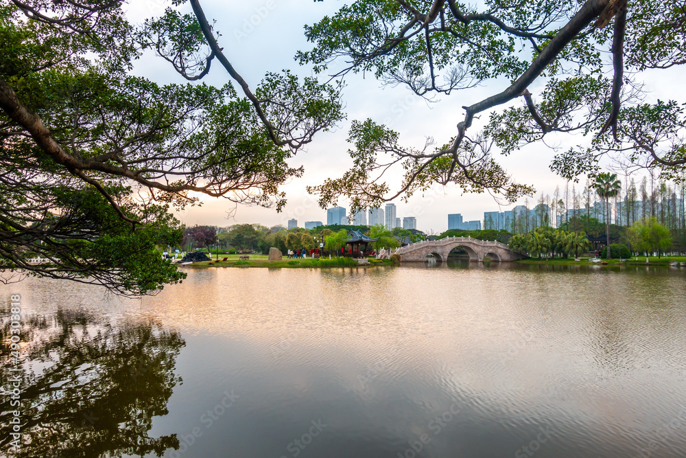 Obraz premium Sunset view of Jiangxin Island in wenzhou, Zhejiang Province, China