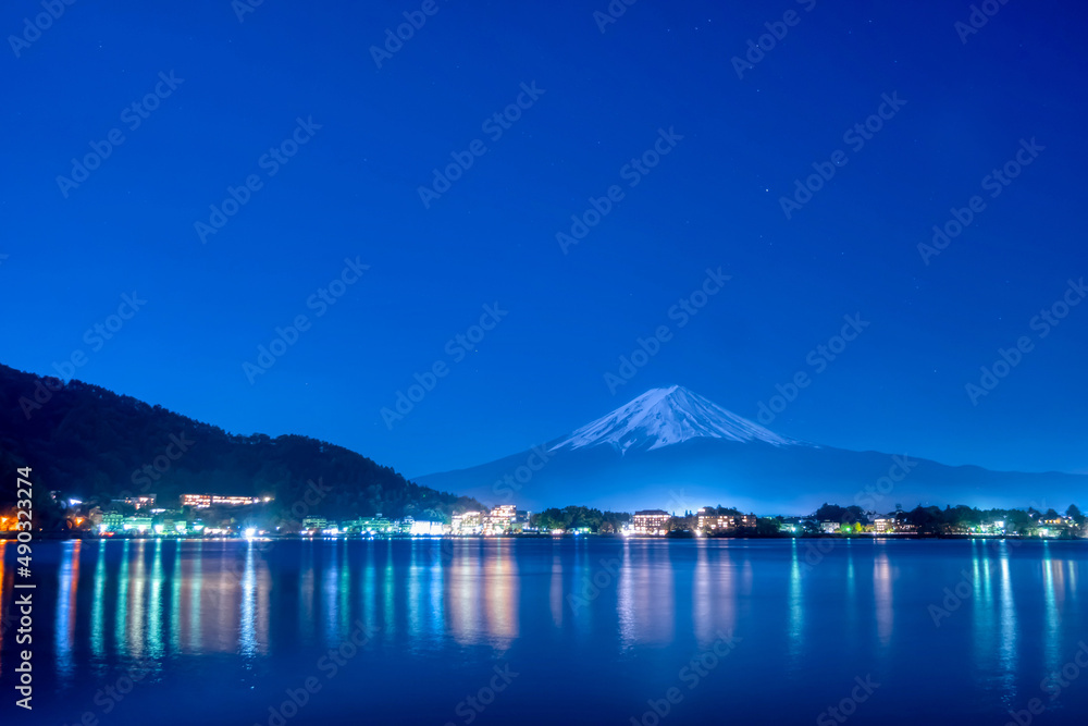富士山 河口湖 湖畔からの夜景

