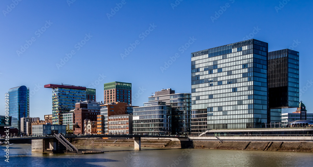 Fototapeta premium Hotel Medienhafen