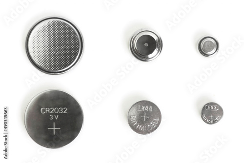 pile bouton, pile de montre sur fond blanc