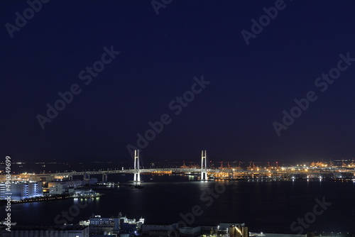 新子安から見た横浜ベイブリッジ (夜景)