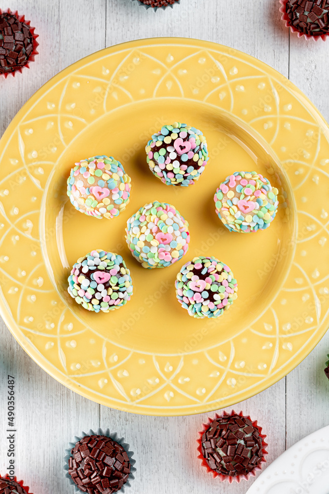 Condensed milk candy balls / condensed milk chocolate truffle Condensed milk candy balls / condensed milk chocolate truffle