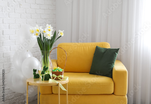 Vase with flowers, Easter b...