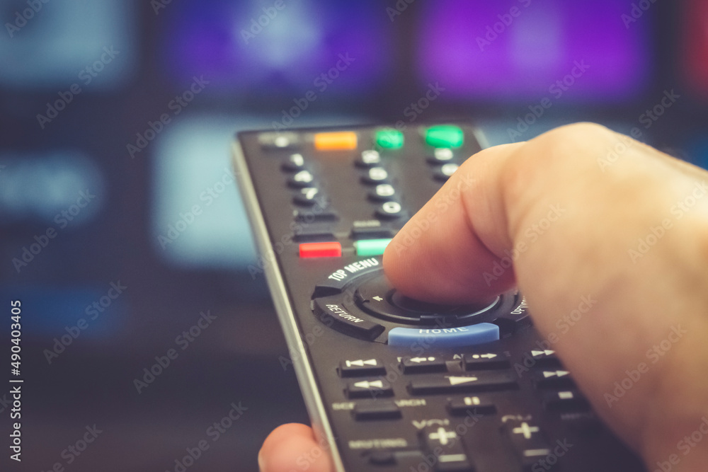 Streaming media service with a remote control Streaming media service with a remote control