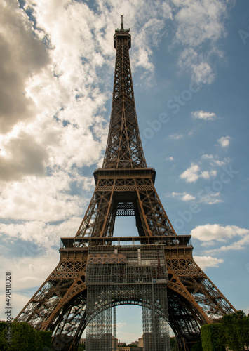 Eiffel tower under construction