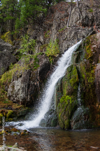 Fototapeta Naklejka Na Ścianę i Meble -  middle waterfall in Altai mountains