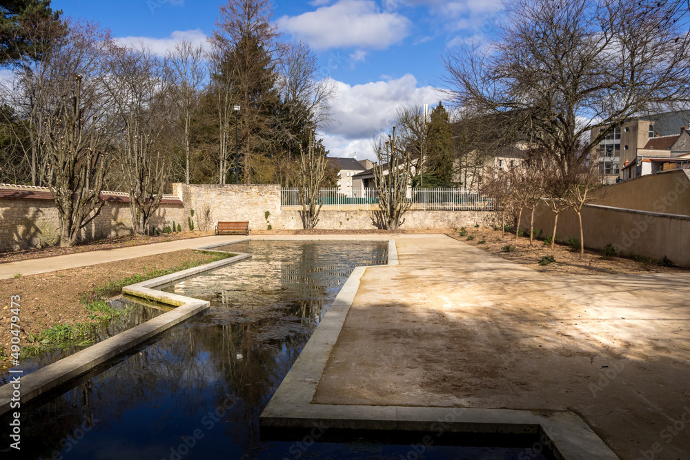 Pond of the Cordeliers garden, Châteauroux