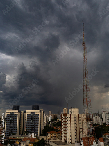 São Paulo, Brasil: chuva chegando nos bairros Perdizes, Pompéia e Vila Madalea photo