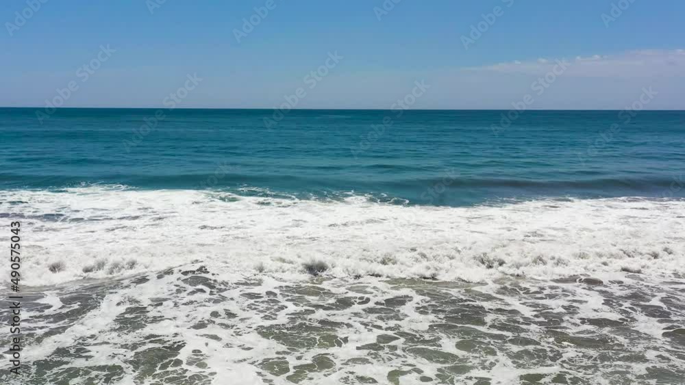Blue ocean with waves and blue skies with clouds. Sri Lanka. Blue ocean with waves and blue skies with clouds. Sri Lanka.