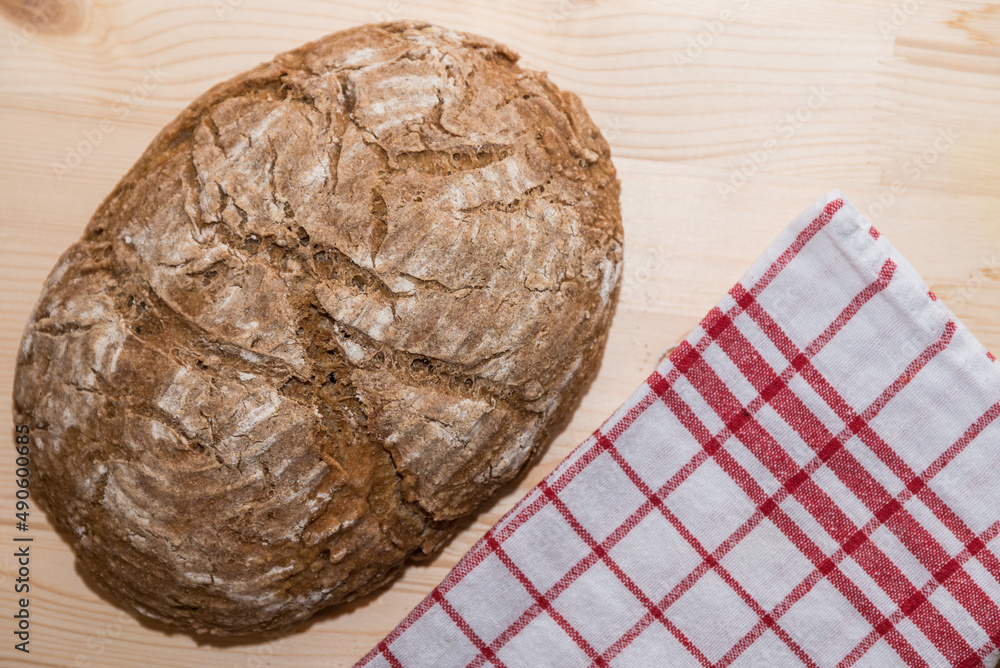 Brotkruste eines Bauernbrotes Brotkruste eines Bauernbrotes