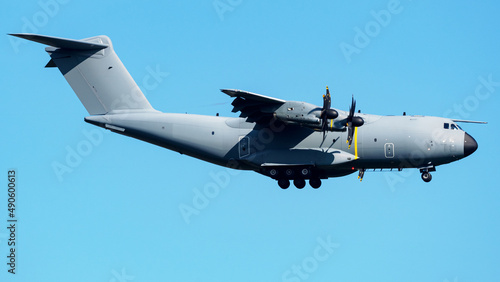 A400