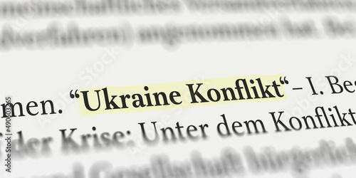 Ukraine Konflikt im Buch mit Textmarker markiert