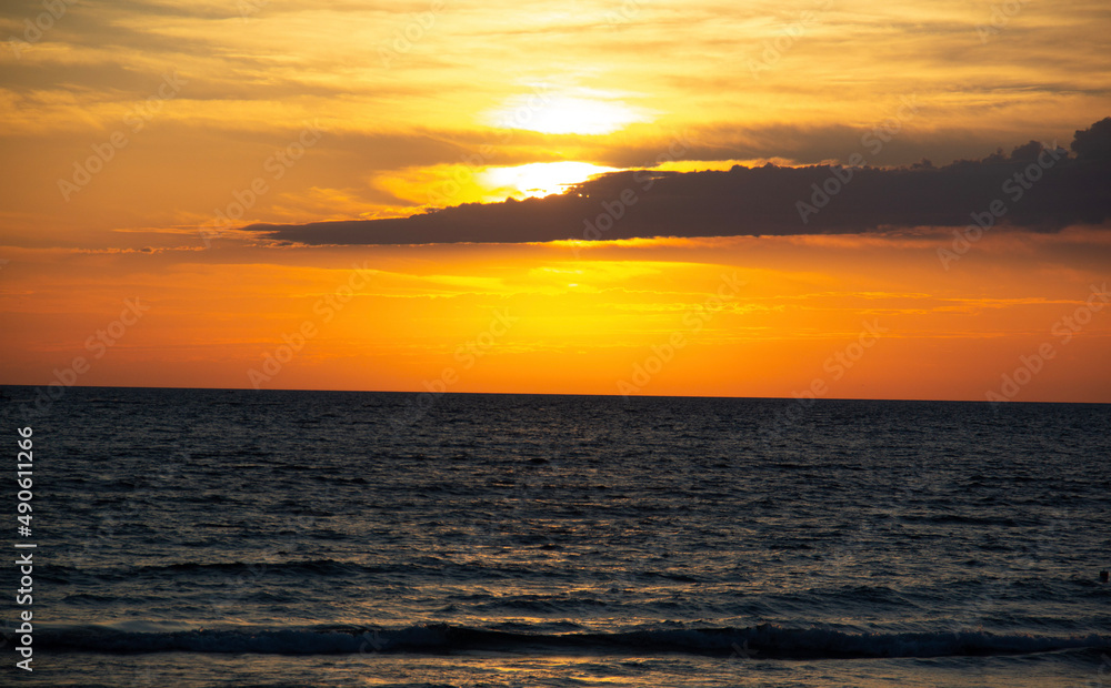 Fototapeta premium sunset over the sea