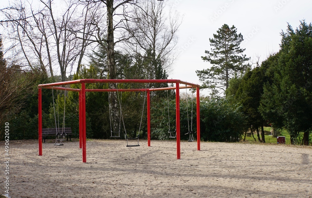 Spielplatz outdoor Spielgeräte Klettern, Rutschen Schaukeln Spielplatz outdoor Spielgeräte Klettern, Rutschen Schaukeln