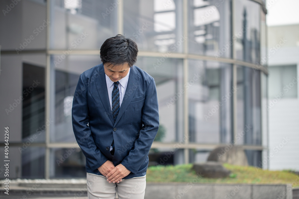 カジュアルビジネスの会社員
カジュアルビジネスの会社員