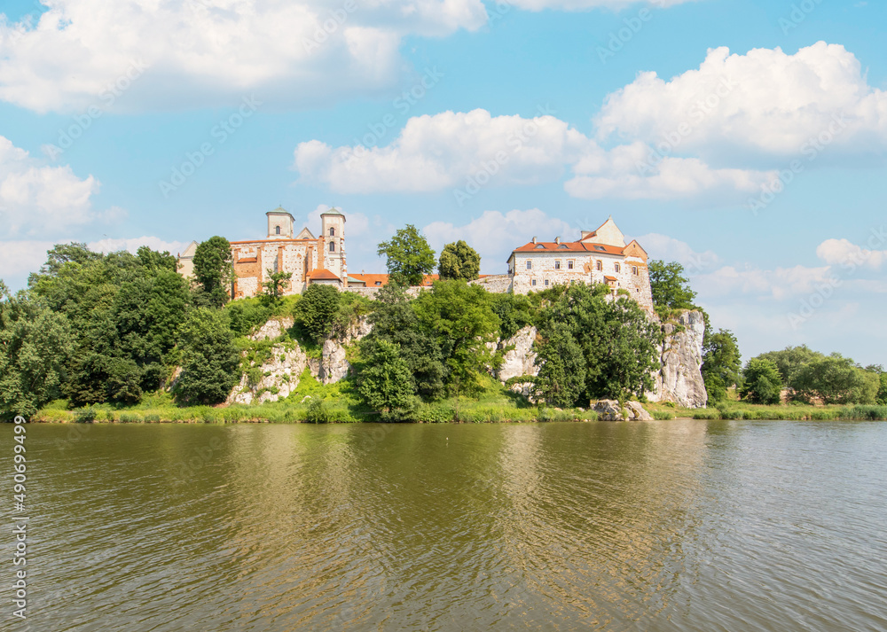 Obraz premium Tyniec, Poland - founded in 1044 few kilometers from Krakow, on the right bank of the Vistula river, the Tyniec Benedictine abbey is one of the most peaceful spots in Lesser Poland