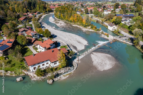 Luftaufnahme See und Landschaft Chiemsee / Chiemgau in Bayern, Deutschland, Traunstein