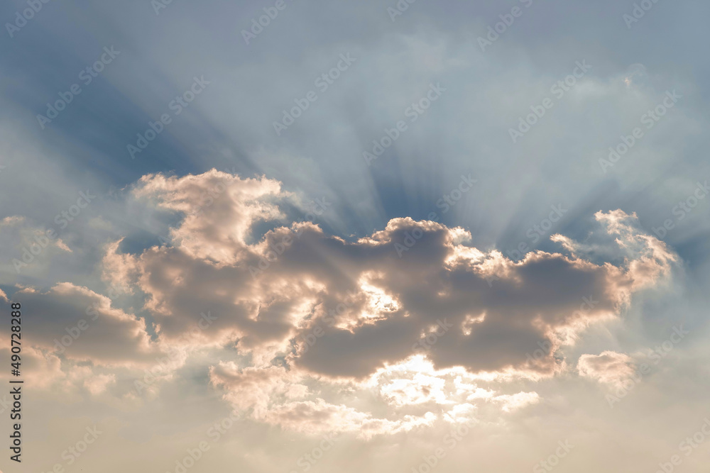Fototapeta premium Clouds shaped like dragons, celestial dragons, sunlight shining in the sky.
