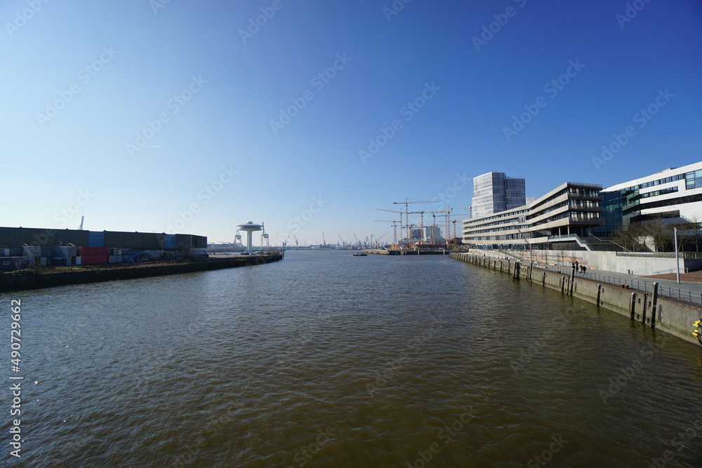 Hamburg Hafen mit schöner Aussicht