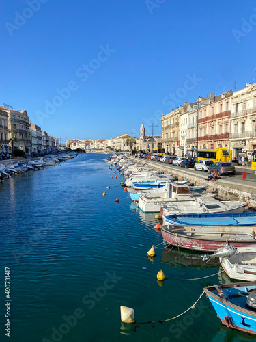 Canal sur le port de Sète, Occitanie © Atlantis