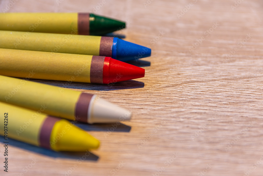 Fototapeta premium colorful wax crayons on a table