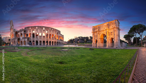 Obraz na płótnie Colosseum, Rome, Italy. Panoramic image of iconic Colosseum and Arch of Constantine in Rome, Italy at beautiful sunrise. w salonie