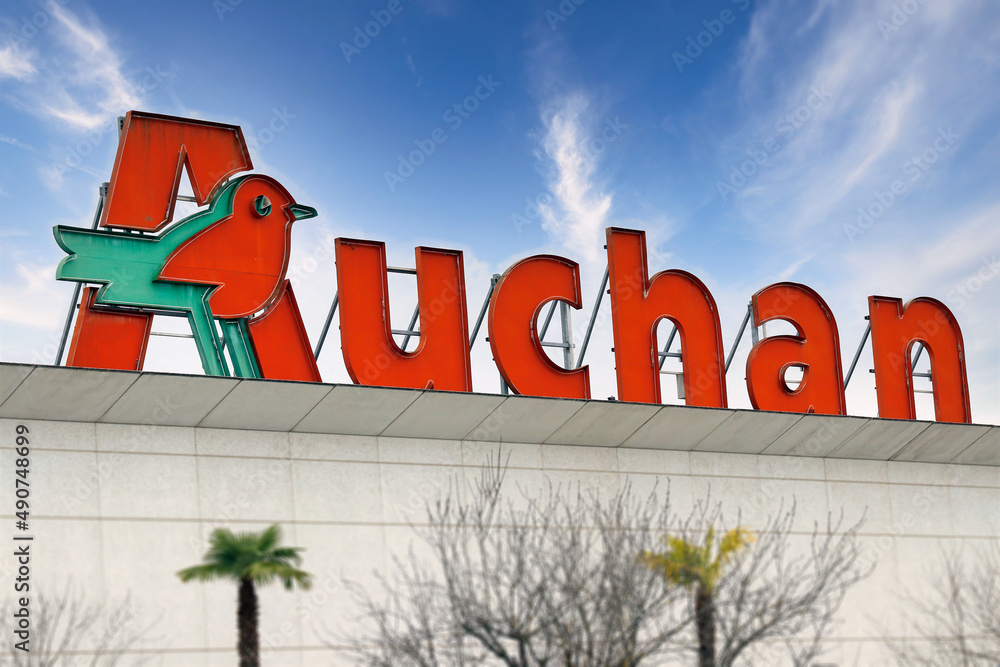 Enseigne Auchan Hypermarché Stock Photo | Adobe Stock