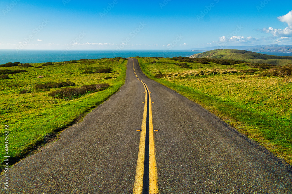 Fototapeta premium winding road