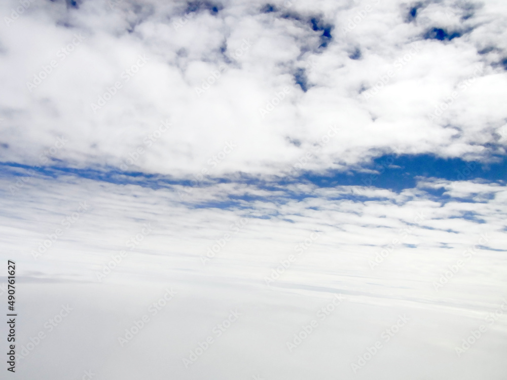 Fototapeta premium 飛行機から撮影した空