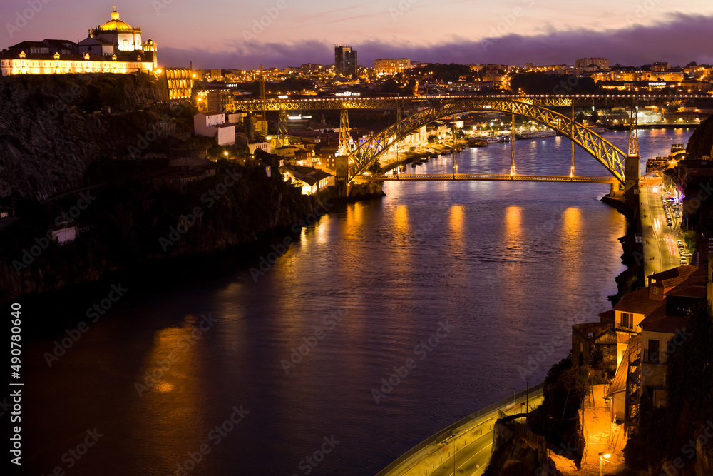 Fototapeta premium The Dom Luis I Bridge at night - Porto - Portugal