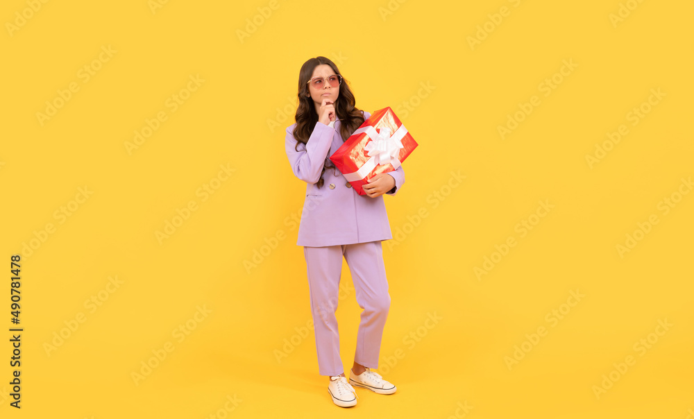 child prepare for holiday. happy valentines day. shopping final sell out. teenage shopper. child prepare for holiday. happy valentines day. shopping final sell out. teenage shopper.