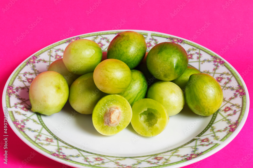 Umbu is a fruit with a sour taste, from the Brazilian northeast, widely used in juices and other local delicacies. Umbu is a fruit with a sour taste, from the Brazilian northeast, widely used in juices and other local delicacies.