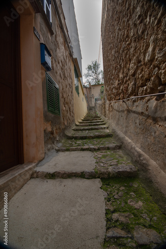 Wallpaper Mural Schmale Gasse  Torontodigital.ca