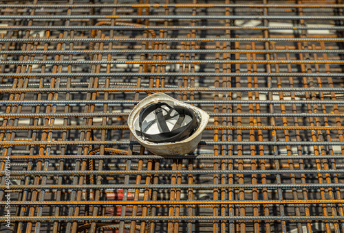 Wallpaper Mural Sicherheitshelm auf Furnierstäben   Torontodigital.ca