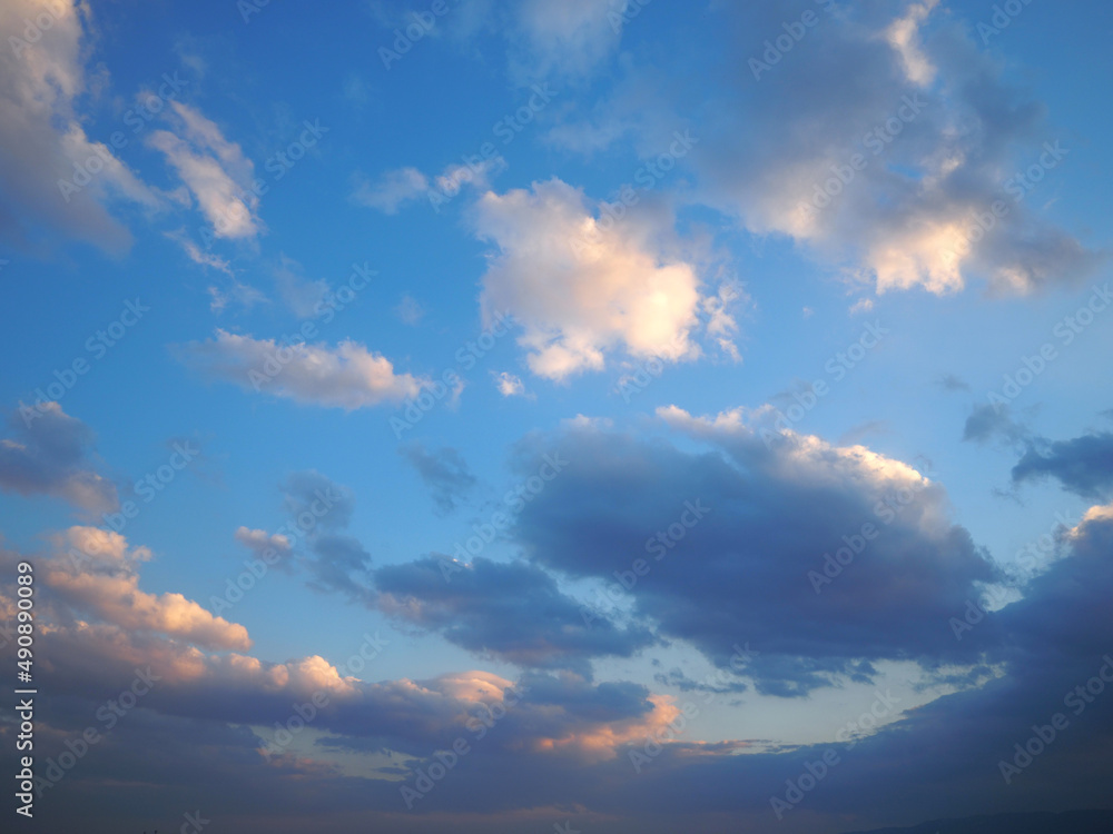 Obraz premium 夕方の雲と美しい空