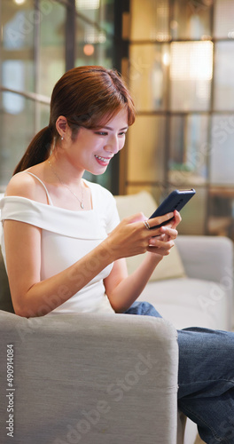 woman use 5G smartphone Free Download woman use 5G smartphone - GFXLoad