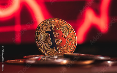 Fotografía bitcoin cryptocurrency value are falling down, crypto crisis, crypto bubble
