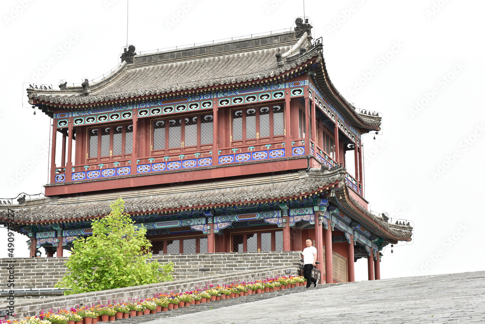 Fototapeta premium Qinhuangdao City, Hebei Province, China - May 17, 2020: the starting point of China's ancient Great Wall and the old leading ancient architecture