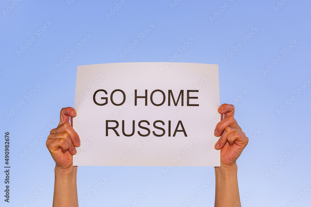 GO HOME RUSSIA 戦争反対 プラカード 【 反戦 の イメージ 】 GO HOME RUSSIA 戦争反対 プラカード 【 反戦 の イメージ 】