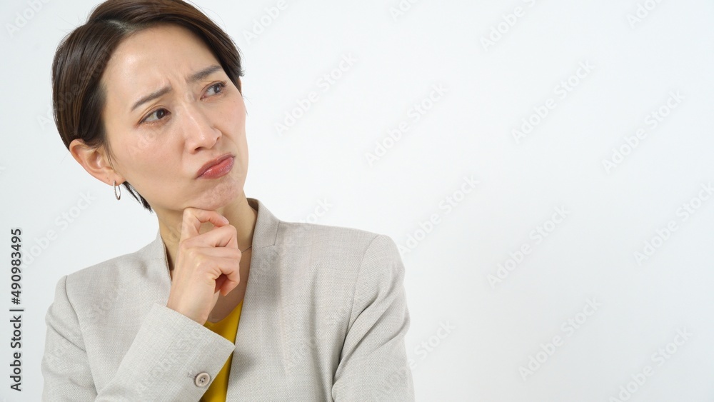 ネガティブに考える日本人女性stock Photo Adobe Stock