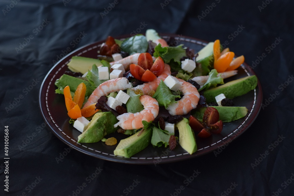 Ensalada de langostinos y queso Ensalada de langostinos y queso