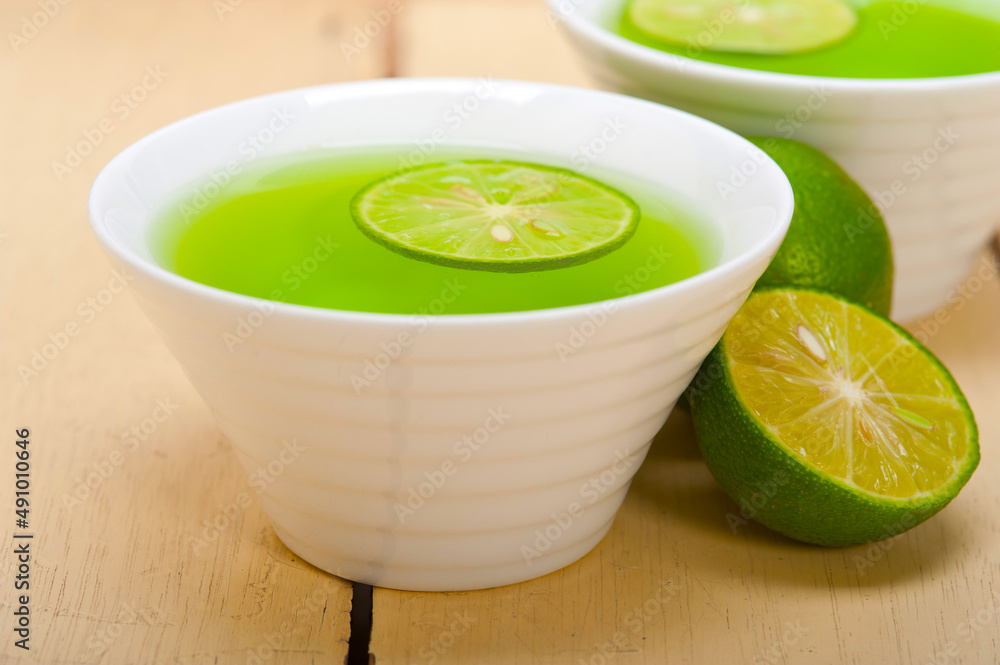 green lime lemonade green lime lemonade