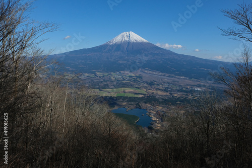 長者ヶ岳からの富士山の眺め。富士外輪山。日本の雄大な自然。百名山