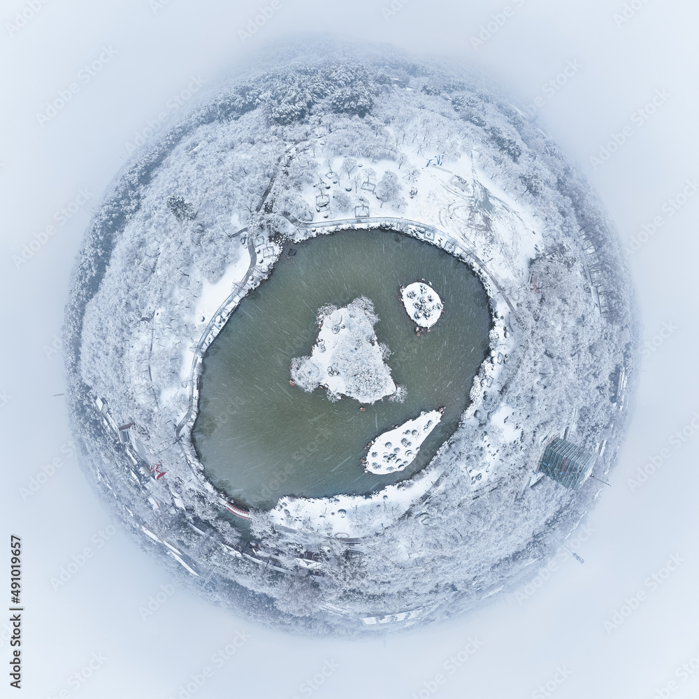 Winter Snow Scenery in Cherry Blossom Garden in East Lake Scenic Area, Wuhan, Hubei Winter Snow Scenery in Cherry Blossom Garden in East Lake Scenic Area, Wuhan, Hubei