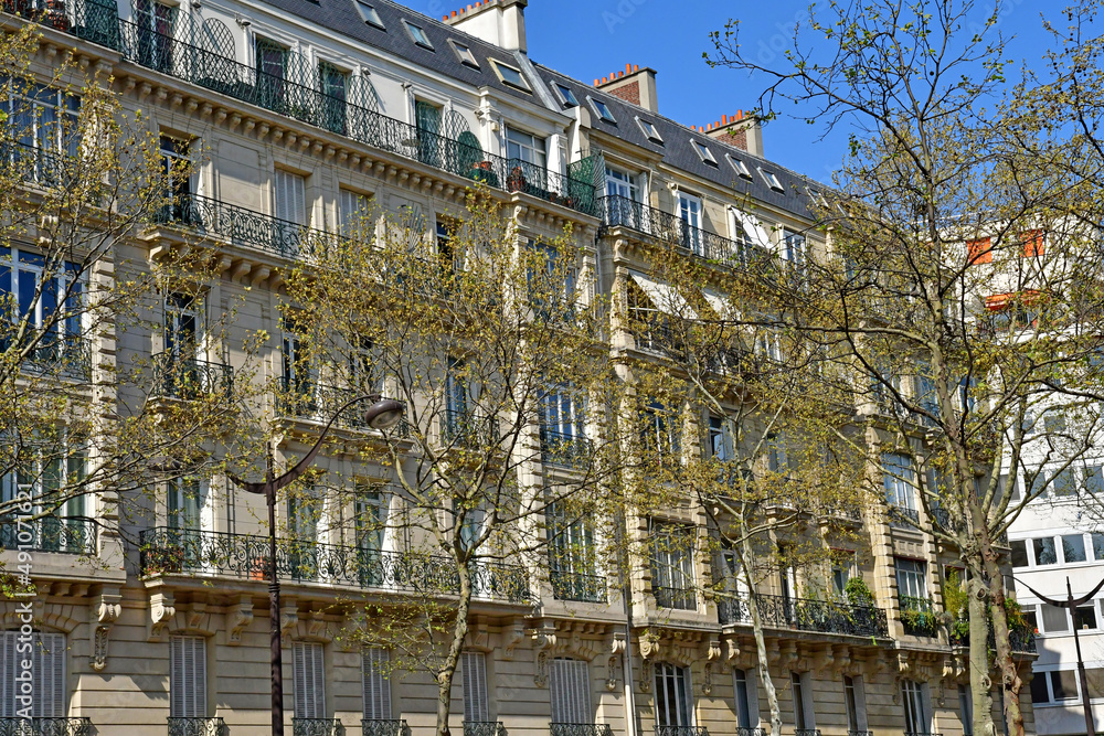 Paris; France - march 31 2019 : the Kleber avenue