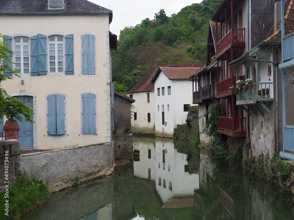 Salies de Bearn, Francia. Localidad francesa a orillas del rio Saleys.