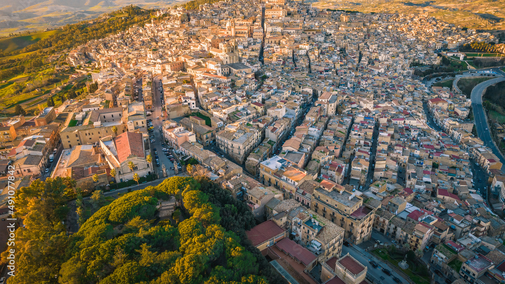 Obraz premium Aerial View of Caltagirone at Sunset, Catania, Sicily, Italy, Europe, World Heritage Site
