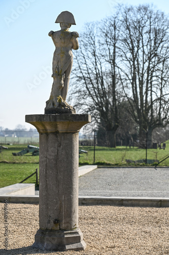 Wallpaper Mural Belgique Wallonie Bataille de Waterloo statue Napoleon musée du Cailloux dernier QG empereur Torontodigital.ca