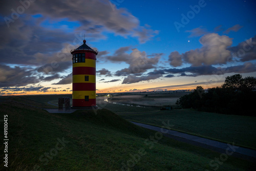 Pilsumer Leuchtturm Otto an der Nordsee