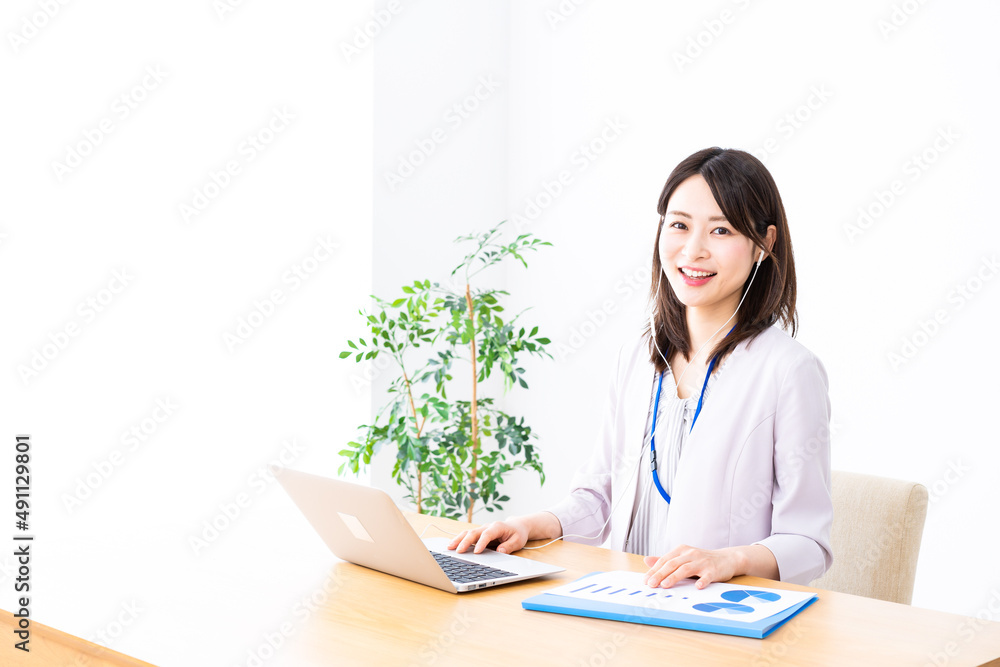 人事担当の若いビジネスウーマン